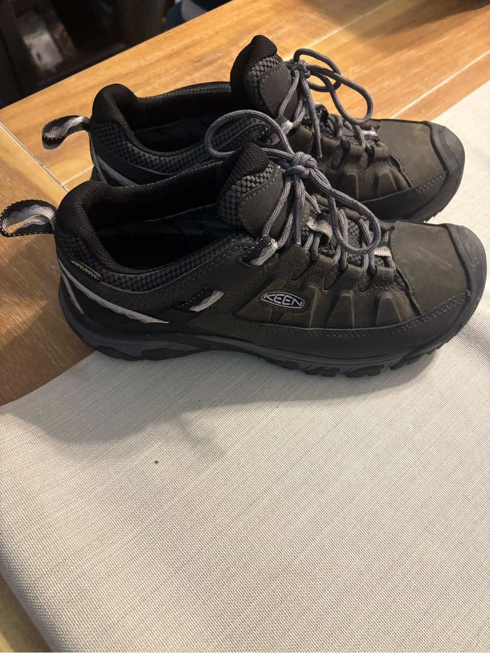 Keen 1024052 Women's Targhee III WP Black/Thistle Hiking Shoe